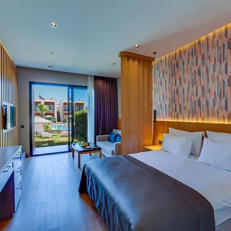 Celeste Bella Luxury & *