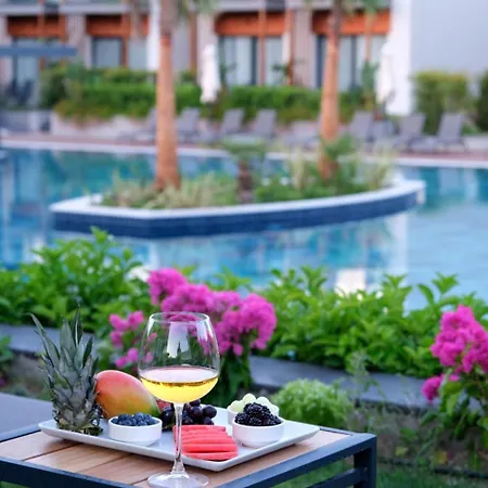 Celeste Bella Luxury & فندق بودروم