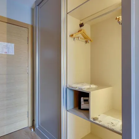 Celeste Bella Luxury & *